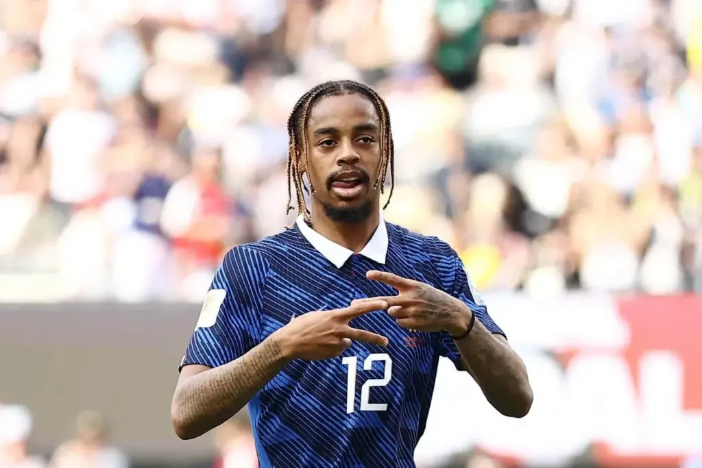 Liverpool are set to open talks with PSG over a potential deal for Bradley Barcola.