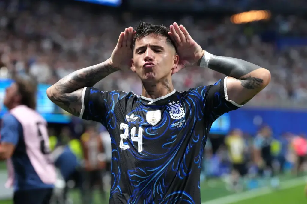 'It's smoke and mirrors' | Chelsea set Manchester City a Friday deadline to bid £120m for Enzo Fernandez