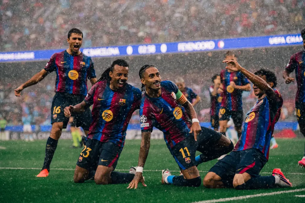 Leading the line and leading by example, Raphinha is central to Barca's hot start
