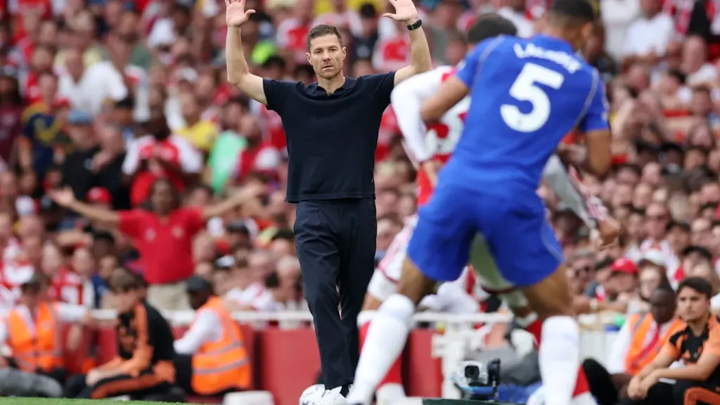 Arsenal 2-1 Chelsea: Gary Neville questions Chelsea's 'all over the place' back three after defeat - but is confident they can finish top three